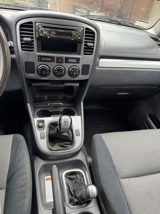 Vând Suzuki Grand Vitara