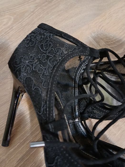 Sandale deosebite Next