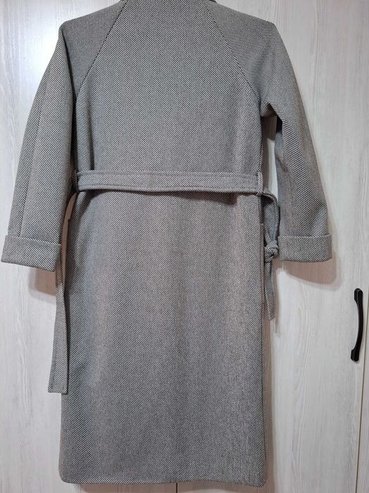 Продаёться женское пальто.  Размер м