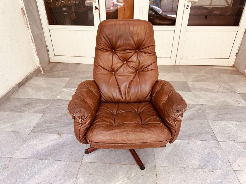 Винтидж въртящо се кожено кресло с реклайнер механизъм от 60-те