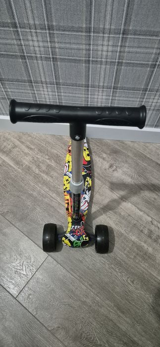 Самокат детский абсолютно новый без торга