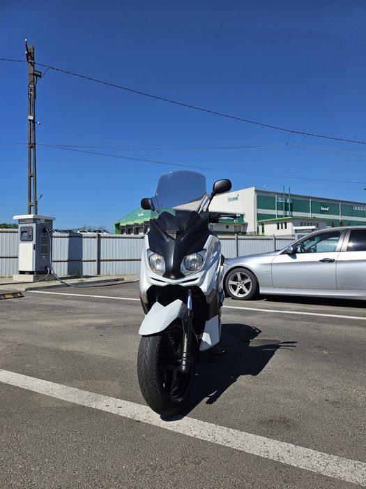 Yamaha X Max 250