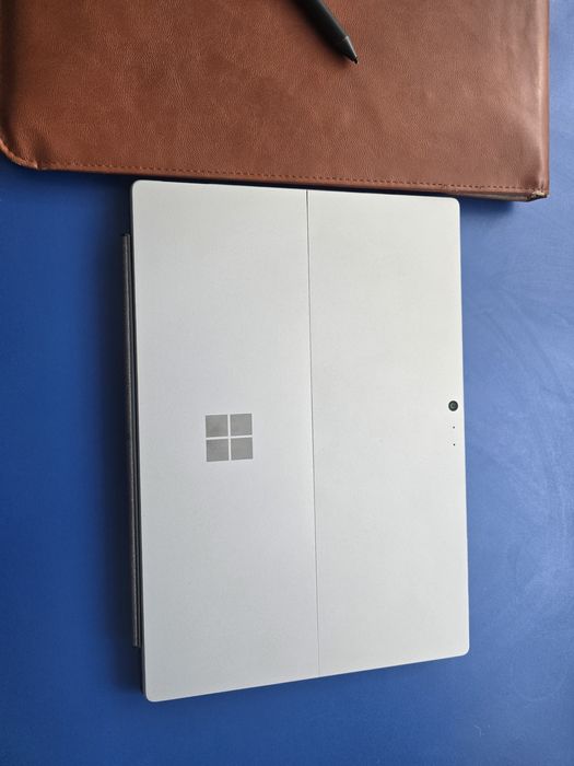 Microsoft surface 6 pro 256 gb +pen