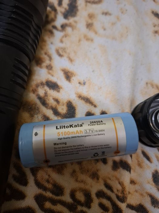 Lanterna led cu acumulator  5100mha