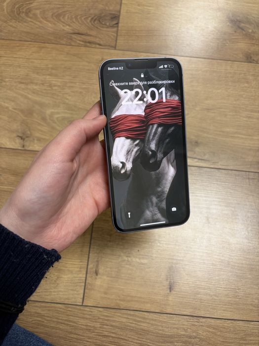 iPhone 14 в идеальном состоянии