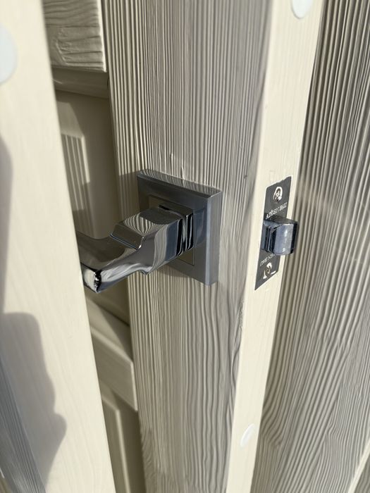 Двери Б/у продам