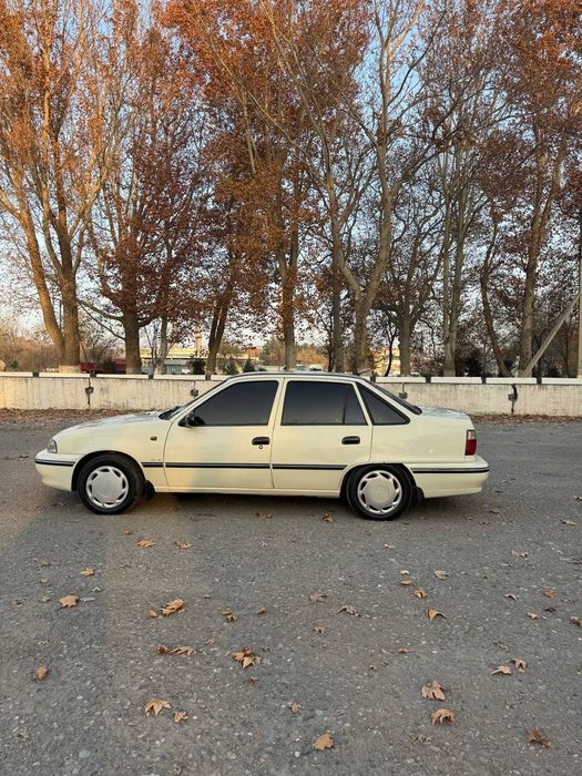 Некция 1 сотилади! 4200$