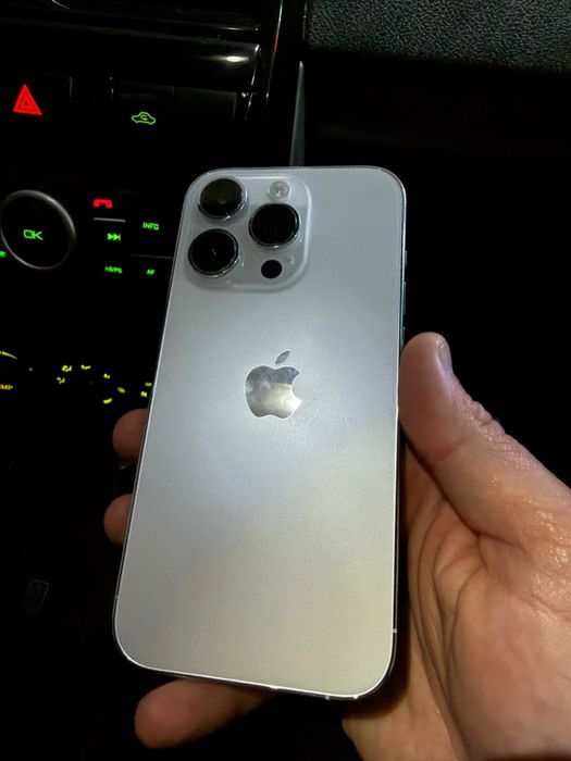 Продам айфон 14 про