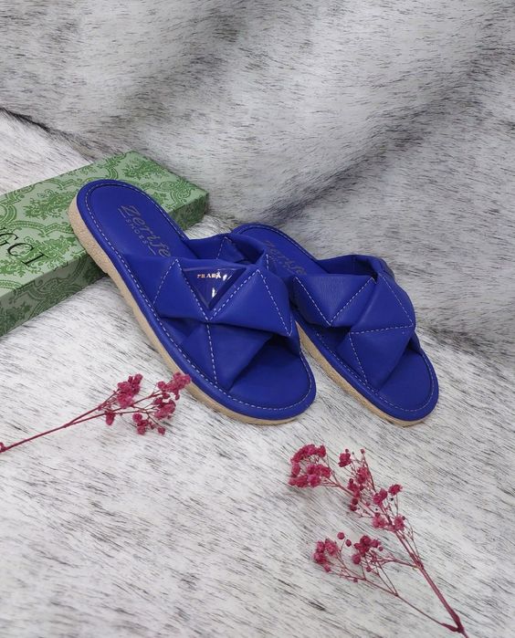 Ayollar uchun oyoq kiyim