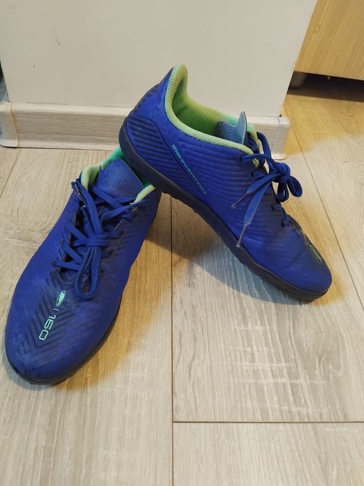 adidasi fotbal mărimea 37