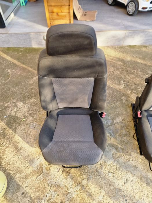 Салон седалки опел астра х комби 2010