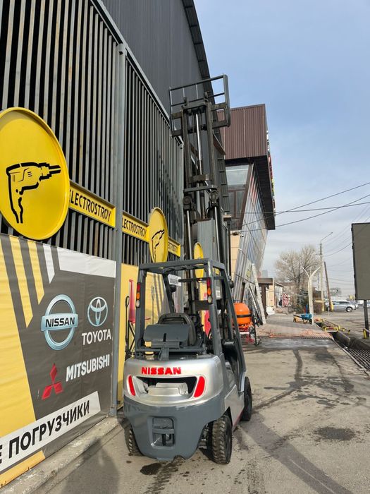 Вилочный погрузчик Ниссан