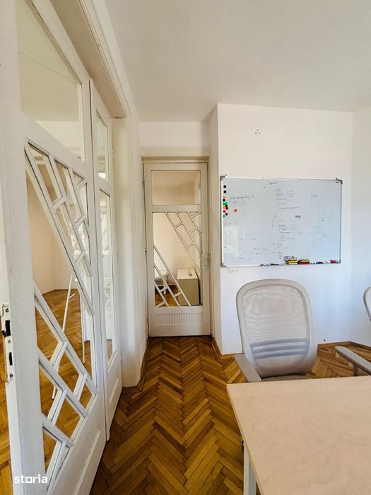 Spatiu birouri / Ultracentral/ 3 camere/ 2 bai/ Renovat