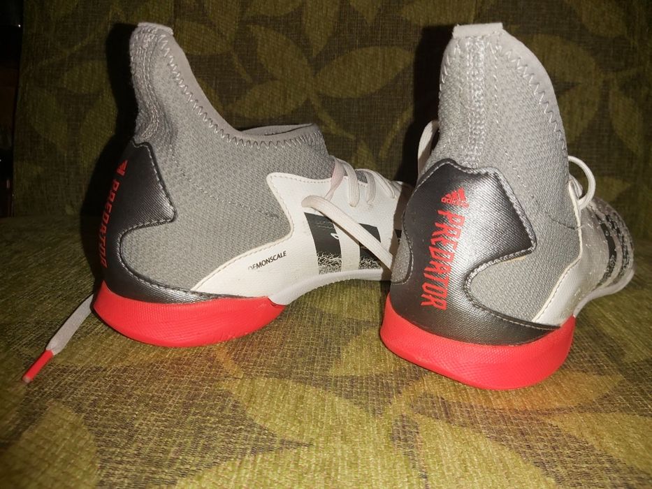 Футболни обувки за зала Adidas Predaror