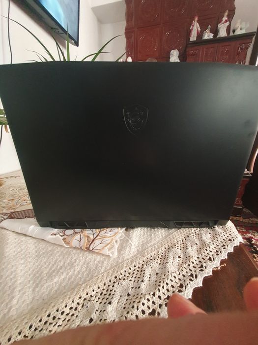 Vând laptop msi katana