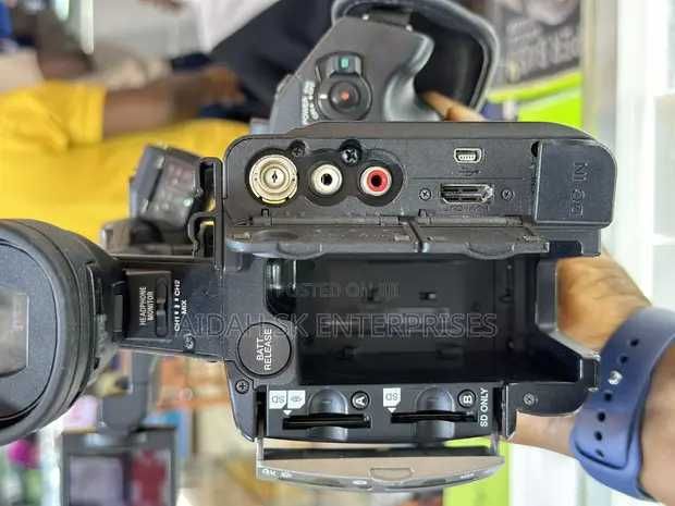 камера sony HXR-NX3