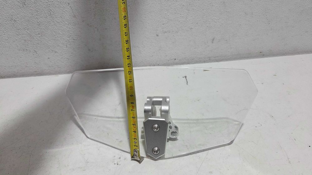 Deflector aer parbriz moto