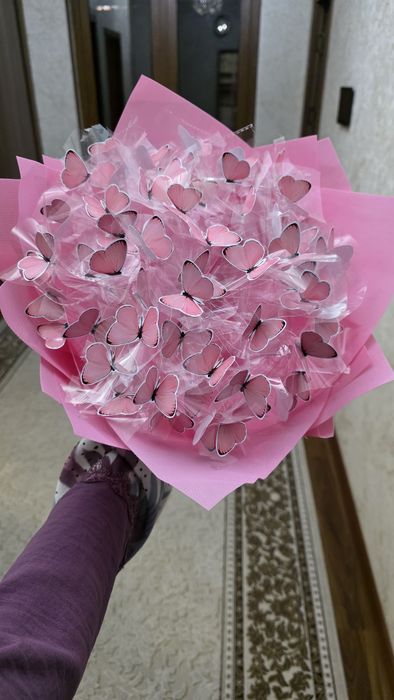 Qog‘ozdan yasalgan kapalakli buket