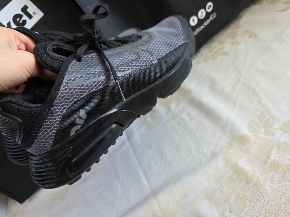 NIKE 2090 маратонки