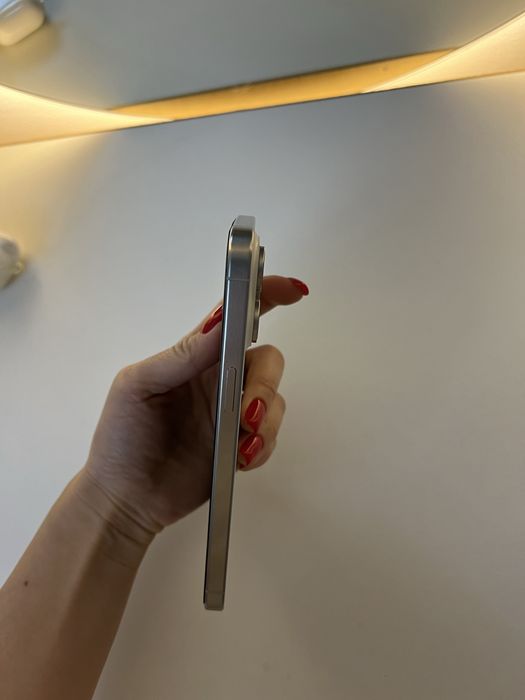 В идеале Iphone 15 pro max 256Gb white titanium