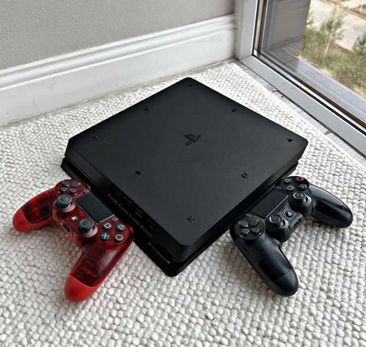 Sony Playstation 4 Slim / с играми