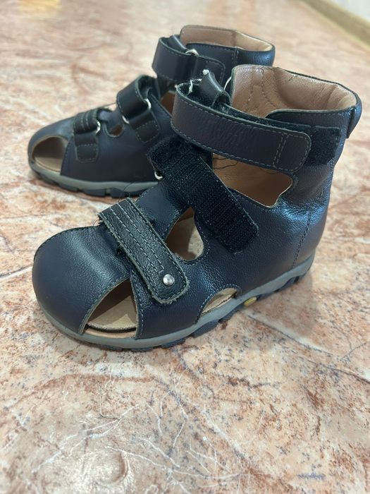 Продам обувь детская