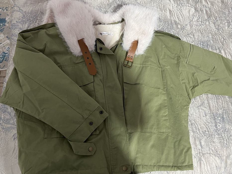 Продам новую легкую куртку