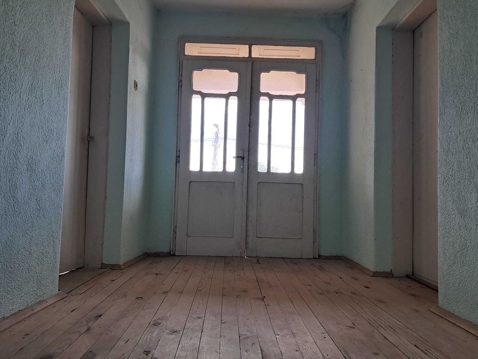 Продавам собственa къща c двор в село Ракитница до град Стара Загорa