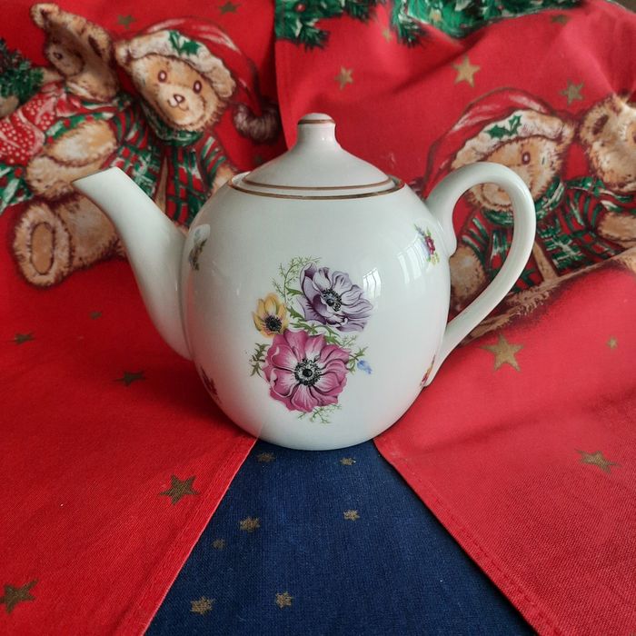 Продам чайник для заварки.