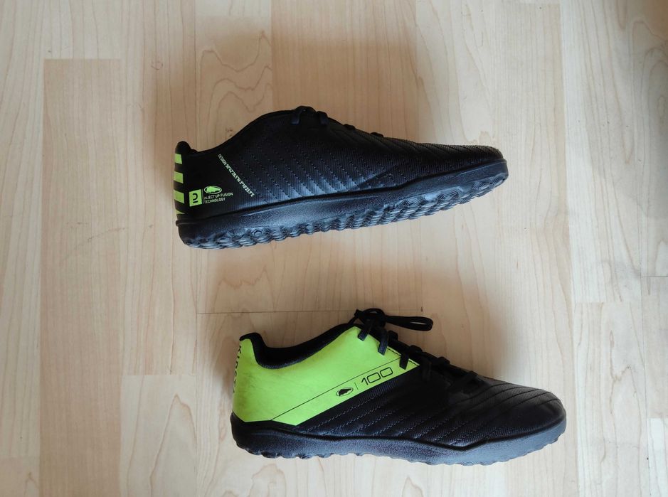 Обувки за футбол стоножки номер 38