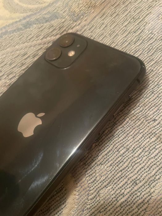 Продам айфон 11 64 акб 100