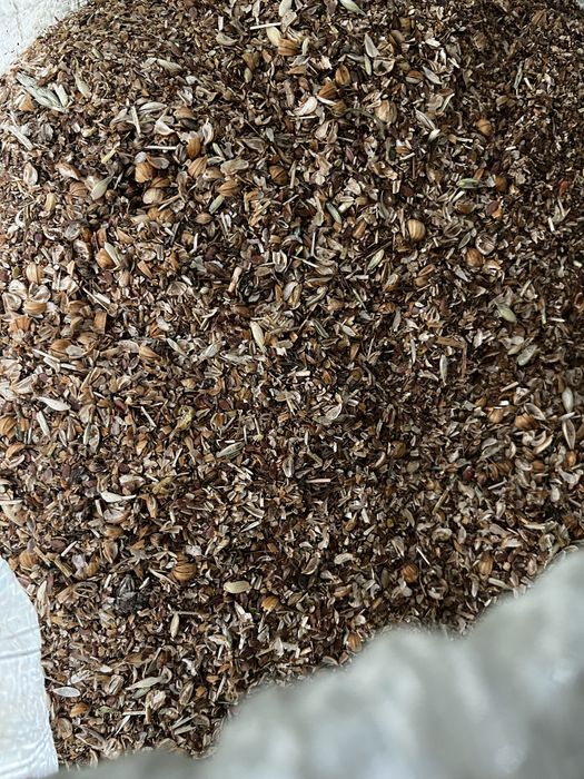 Зерноотходы хорошие мешки набитые