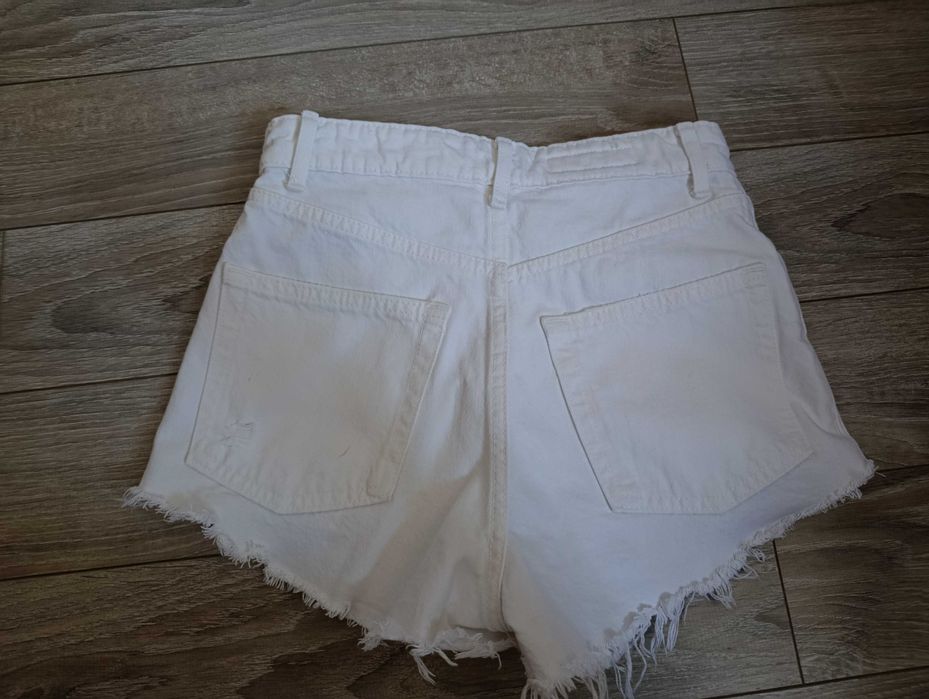 белые шорты зара
