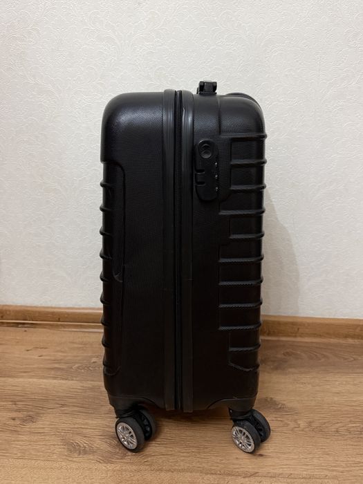 Чемодан для ручной клади