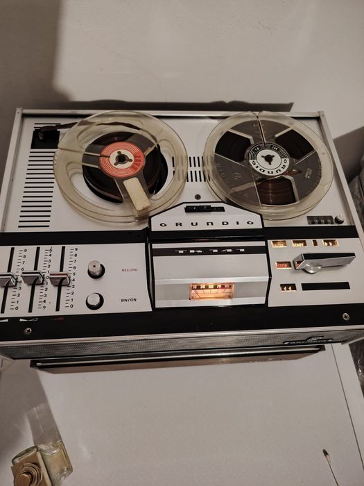 Magnetofon Grundig Model TK 126, TK  141