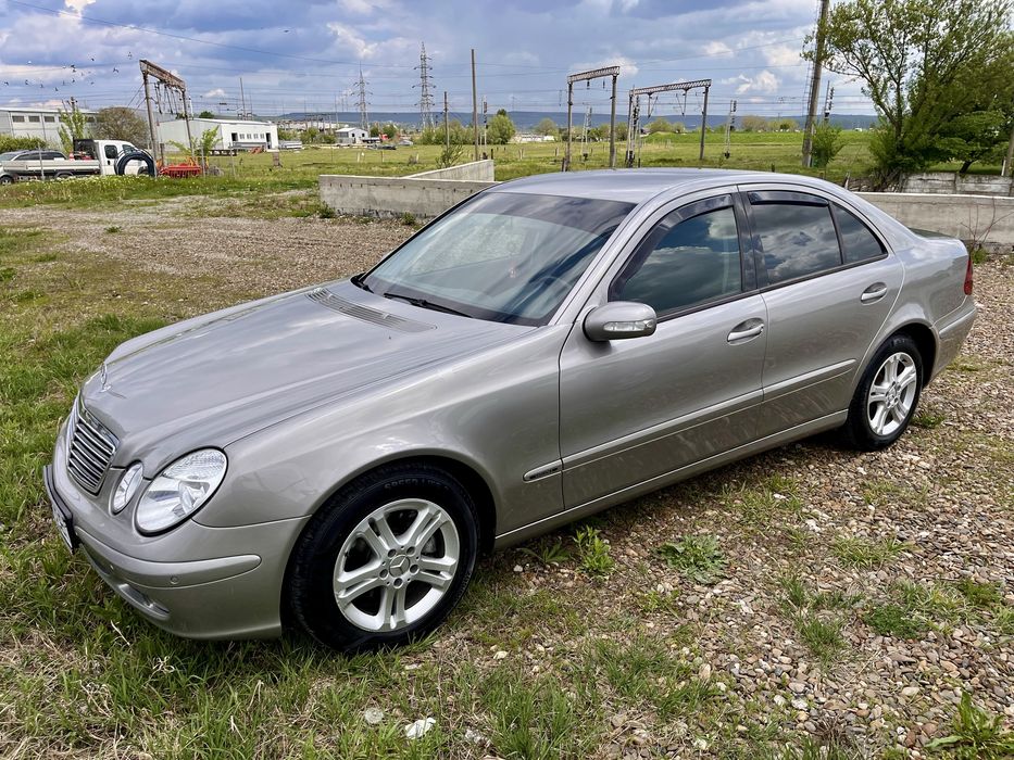 Mercedes  E Class W211