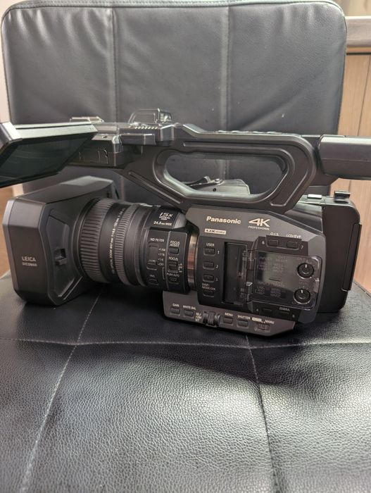 Vând camera video profesionala Panasonic Ag-ux90