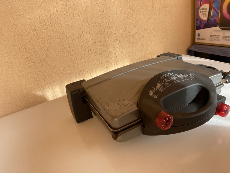 Aparat grill Kenwood 1800 watt