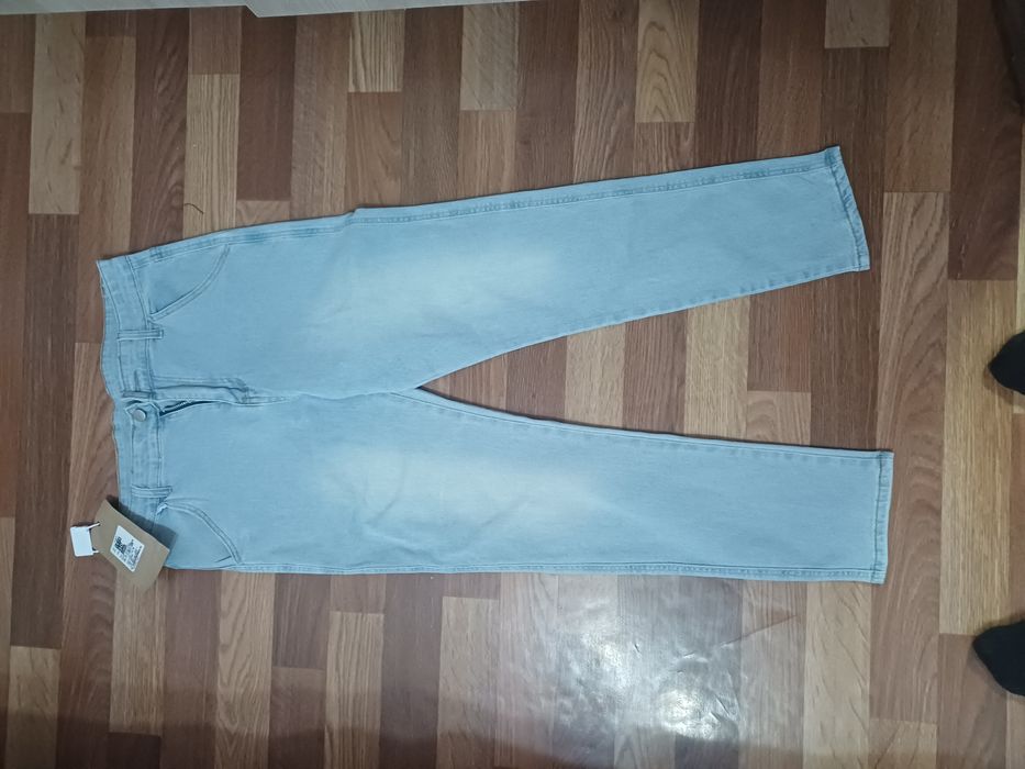Джинсы светло синие, голубые