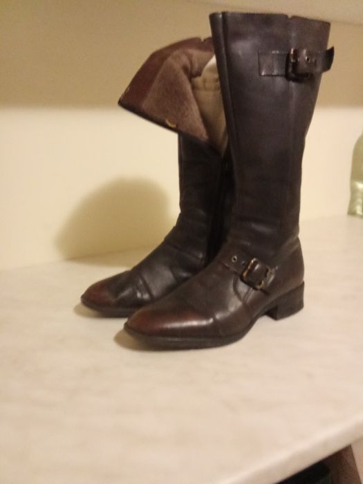 Продавам дамски кожени ботуши