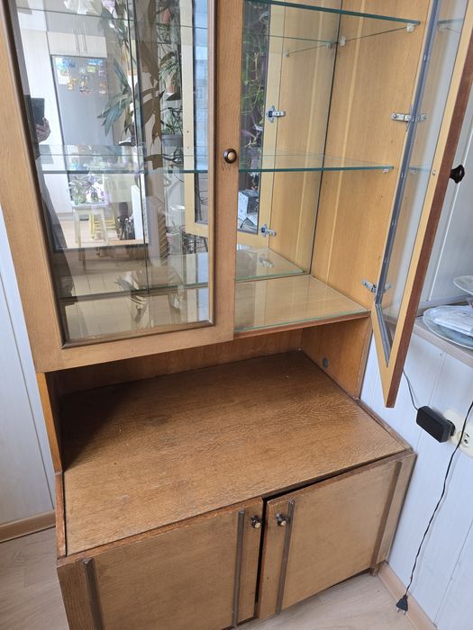 Шкаф из нескольких секций