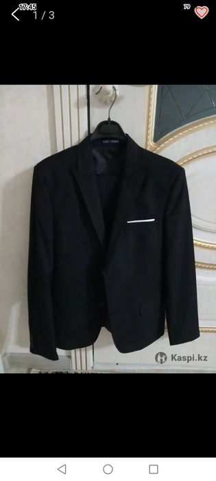 Костюм черный тройка