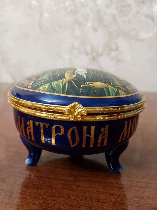 Православная коллекция: тарелочки и шкатулка.