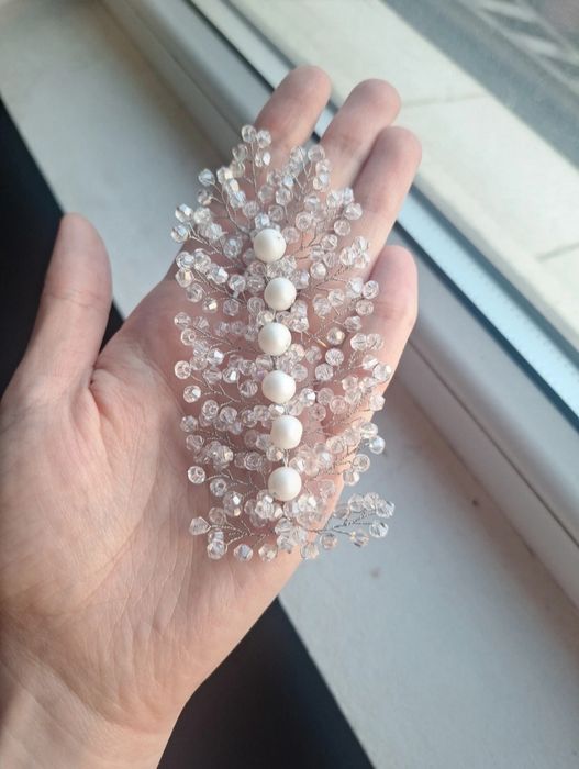 Diadema mireasa, accesoriu par