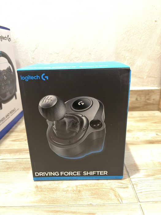 Волан Logitech G923 + Скоростен лост + Гаранция