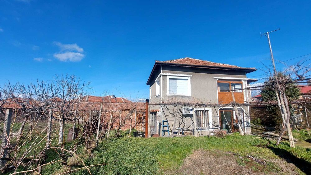 Двуетажна къща в с. Стамболово, обл. Хасково