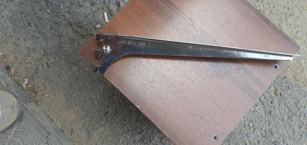 Крепление для полок мебельных