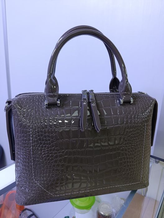 Сумка женская натуральная лак кожа