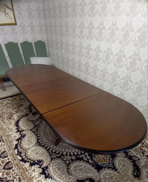 Гостинный  стол натуральное дерево