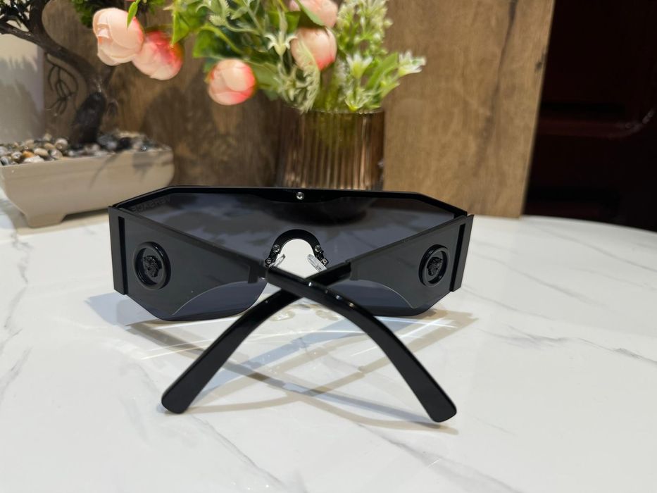 Ochelari de soare Versace. Calitate premium.